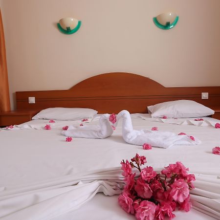 Tuntas Family Suites Kusadası Exterior foto