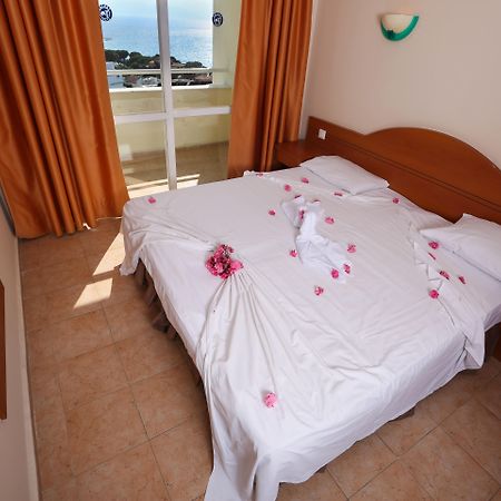 Tuntas Family Suites Kusadası Exterior foto
