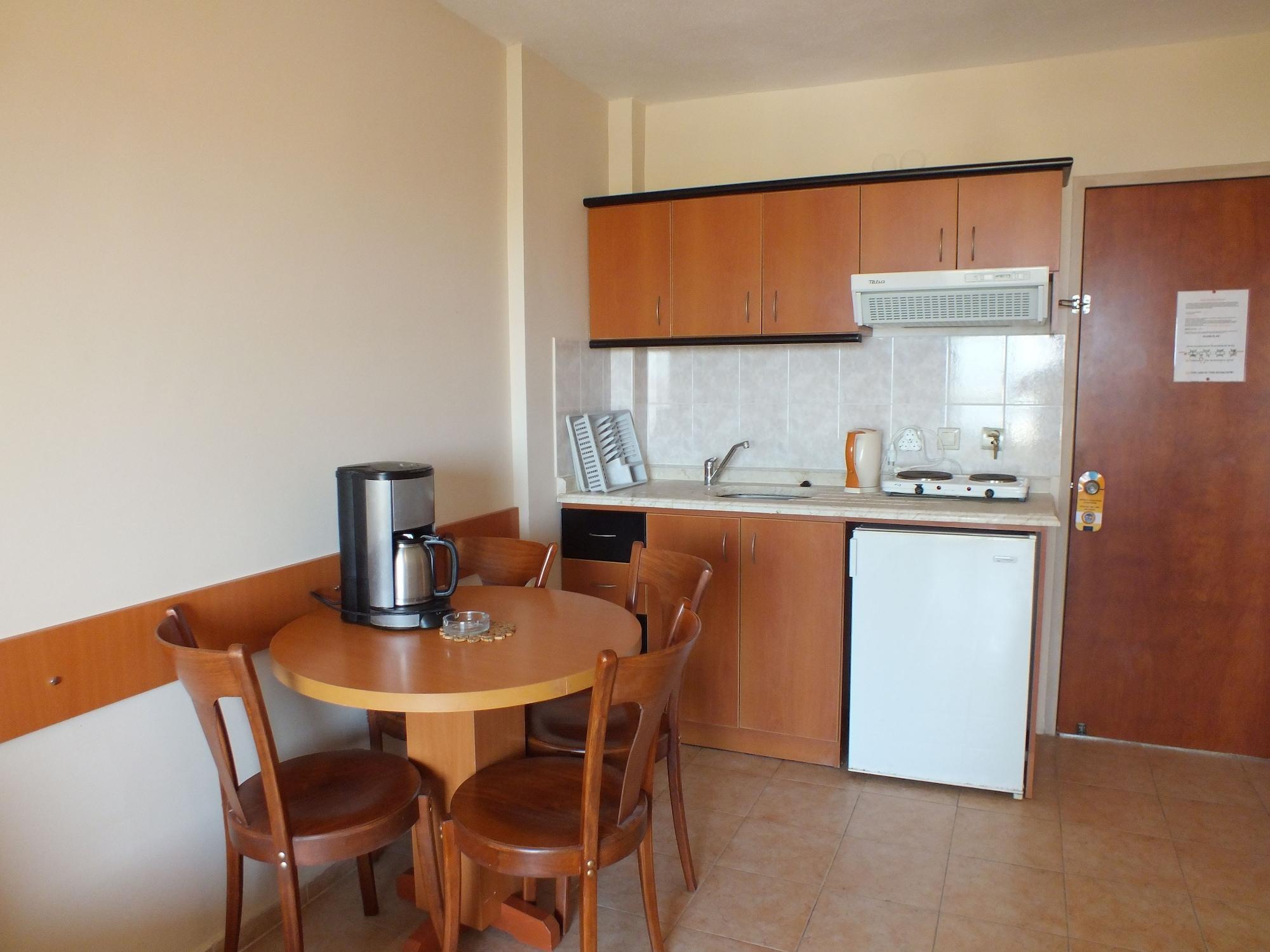 Tuntas Family Suites Kusadası Exterior foto