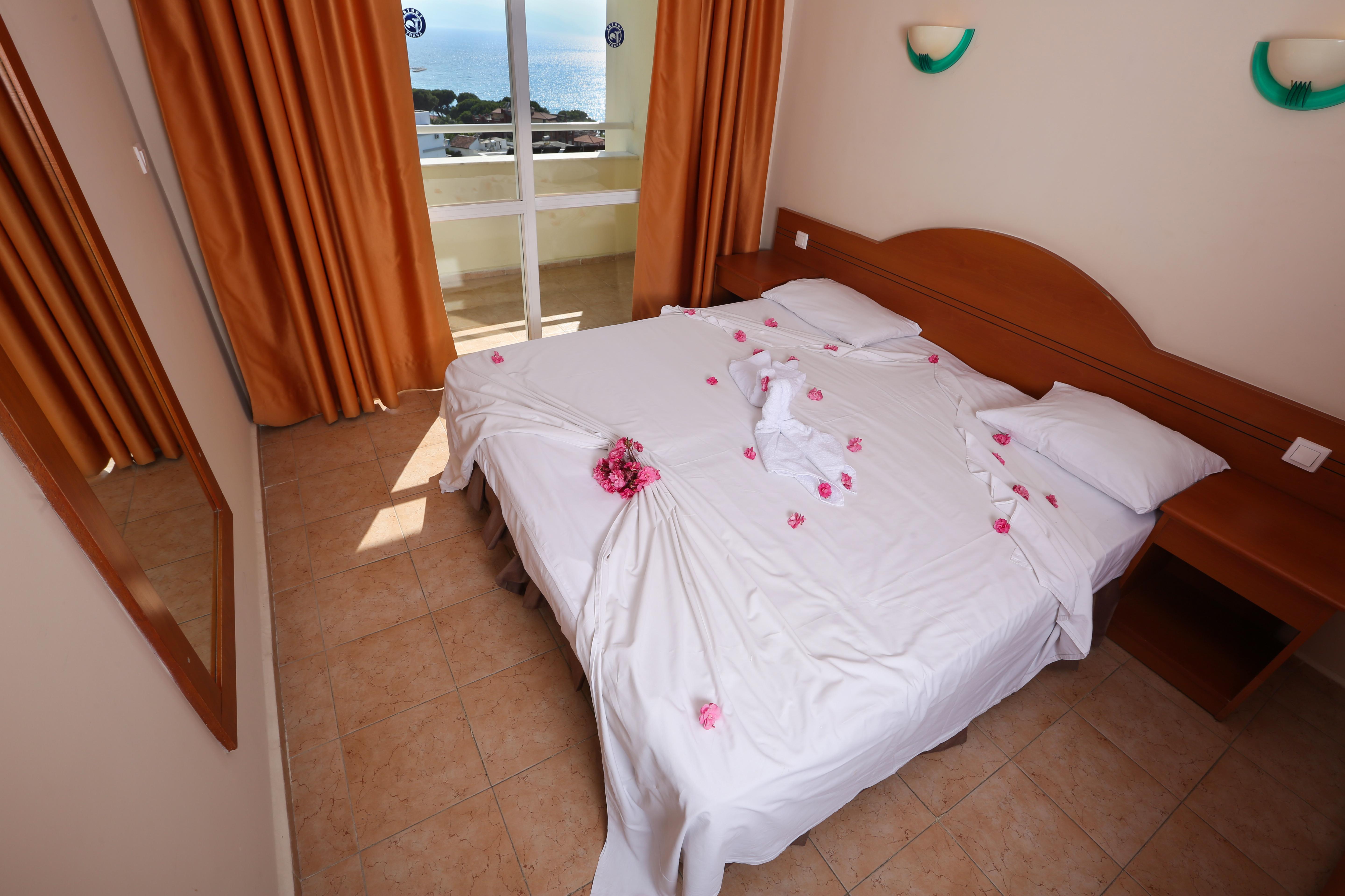 Tuntas Family Suites Kusadası Exterior foto
