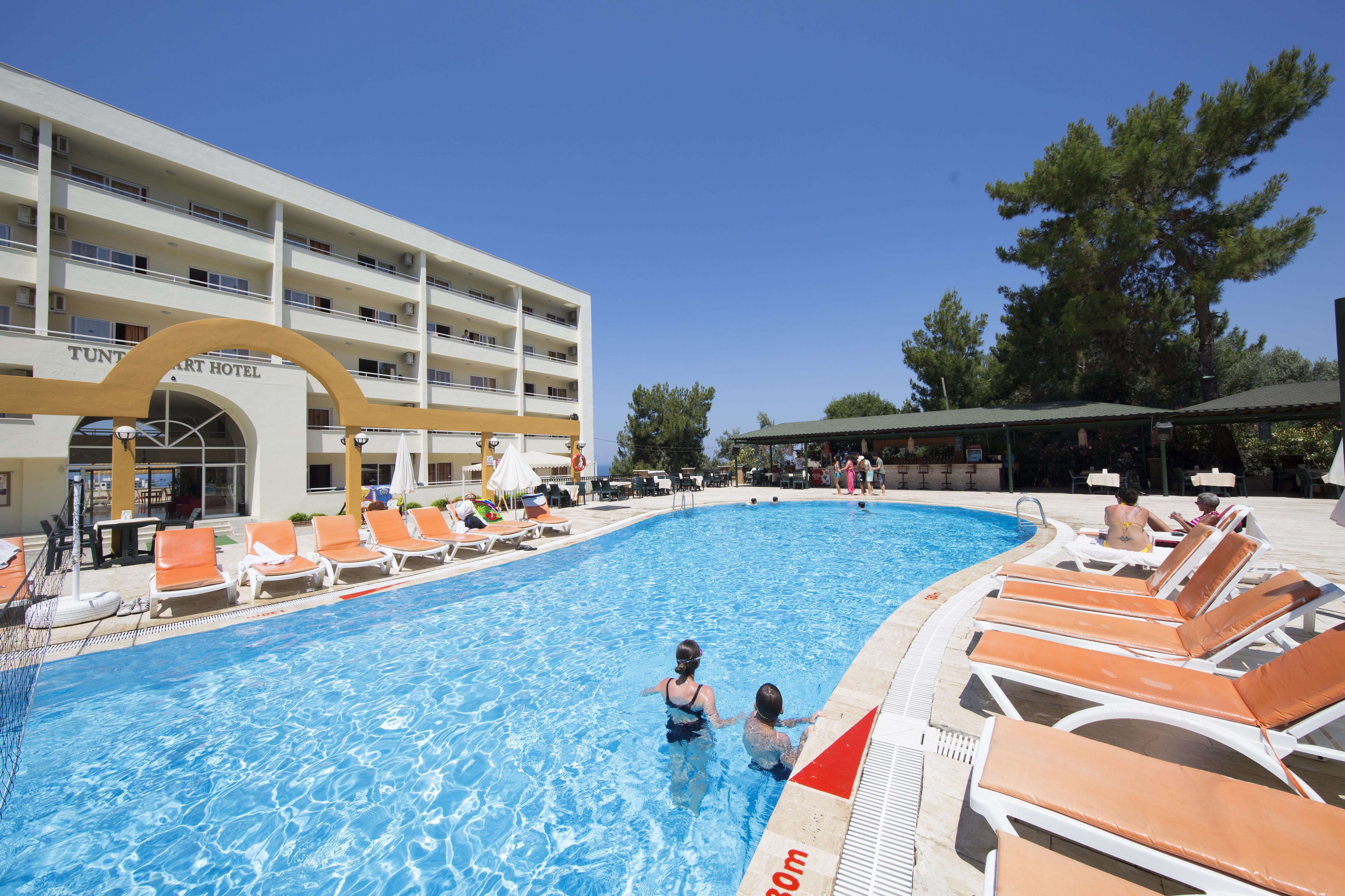 Tuntas Family Suites Kusadası Exterior foto