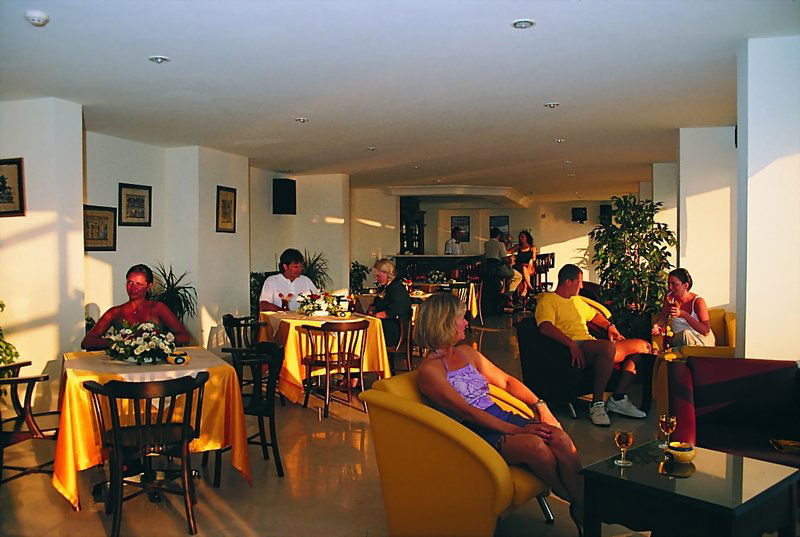 Tuntas Family Suites Kusadası Exterior foto